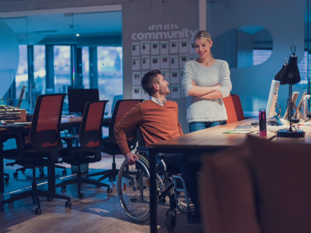 Descubre cómo la IA impulsa la inclusión y abre puertas para personas con discapacidad. 👨🦽 Tecnologías que mejoran la accesibilidad.